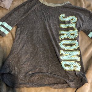 Grey faded mint “strong” shirt kids